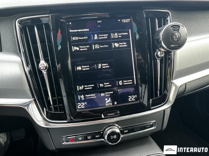 Volvo S 90 37 interauto-car