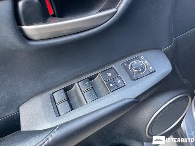 Lexus NX 300H 44 interauto-car