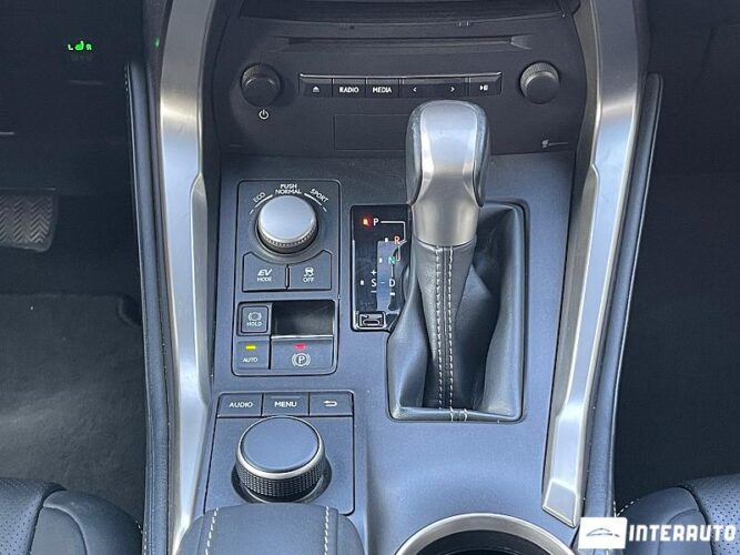 Lexus NX 300H 41 interauto-car