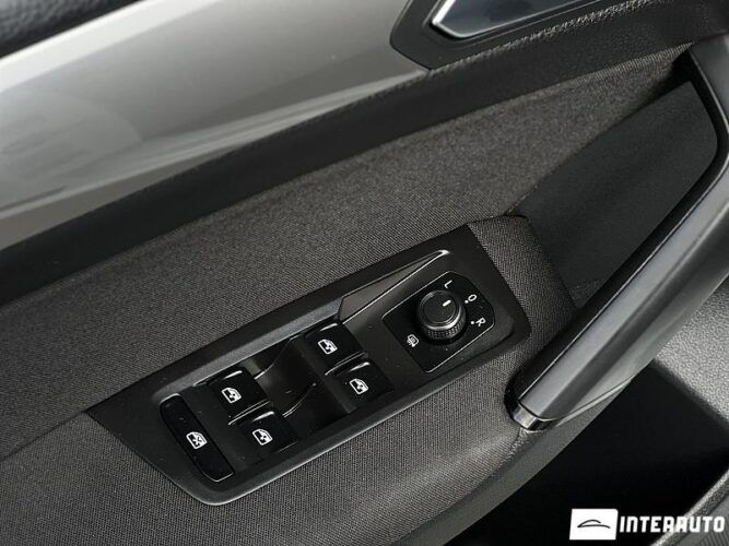 Volkswagen Touran 48 interauto-car