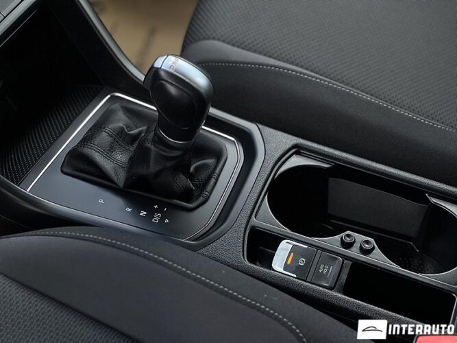 Volkswagen Touran 42 interauto-car