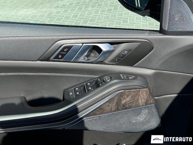 BMW X5 4.0i 50 interauto-car