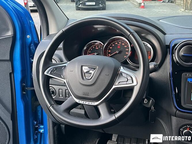 Dacia Lodgy Stepway 38 interauto-car