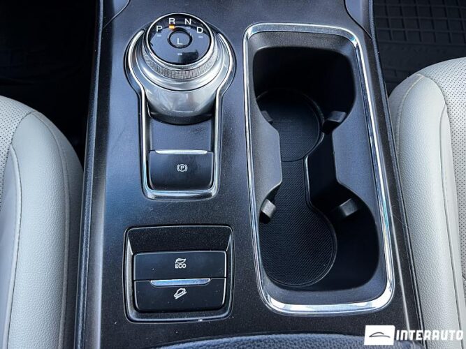 Ford Fusion 43 interauto-car