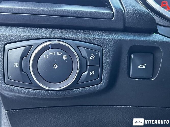 Ford Fusion 48 interauto-car