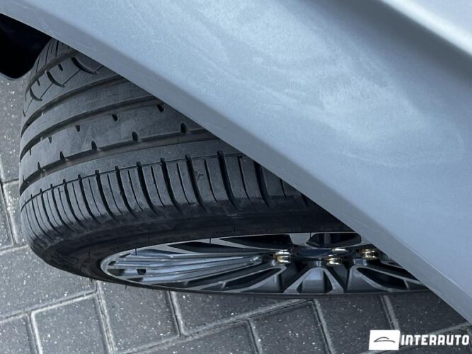 Ford Fusion 51 interauto-car