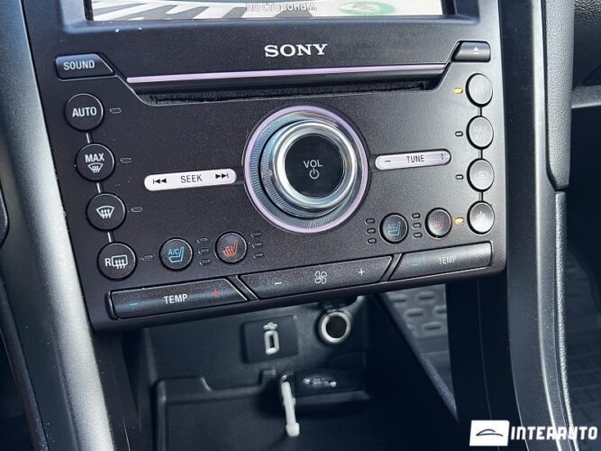 Ford Fusion 42 interauto-car