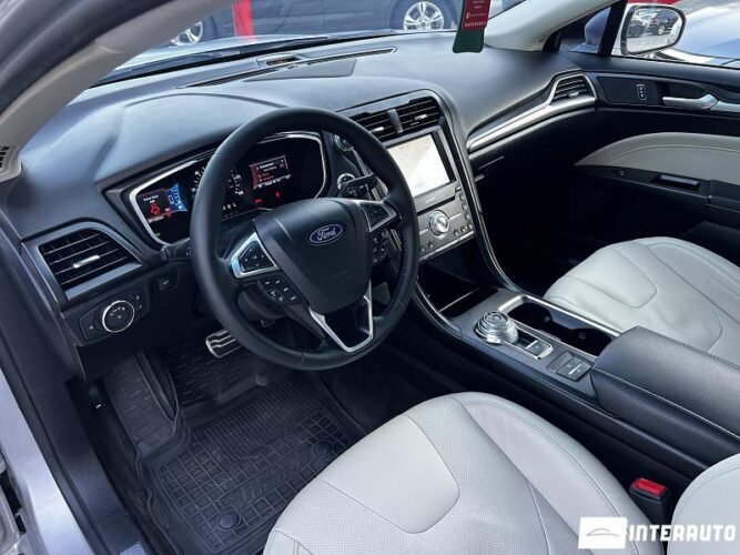 Ford Fusion 36 interauto-car