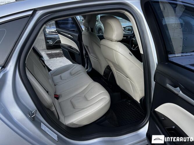 Ford Fusion 44 interauto-car