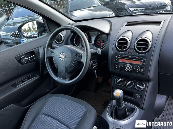 Nissan Qashqai 33 interauto-car