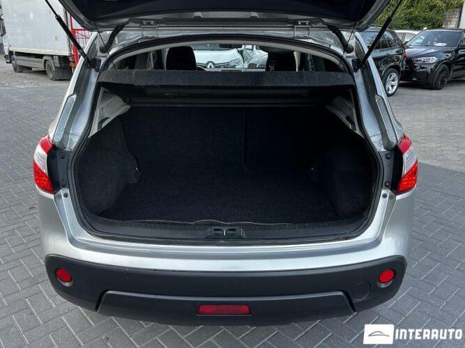 Nissan Qashqai 42 interauto-car