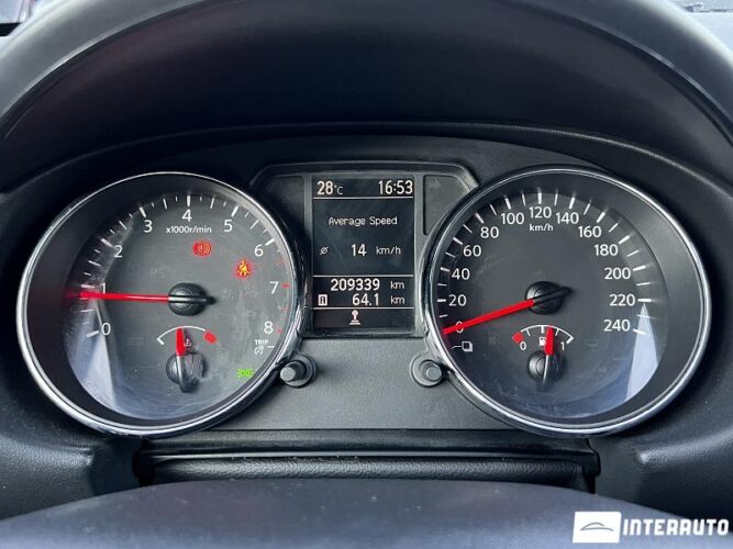 Nissan Qashqai 38 interauto-car