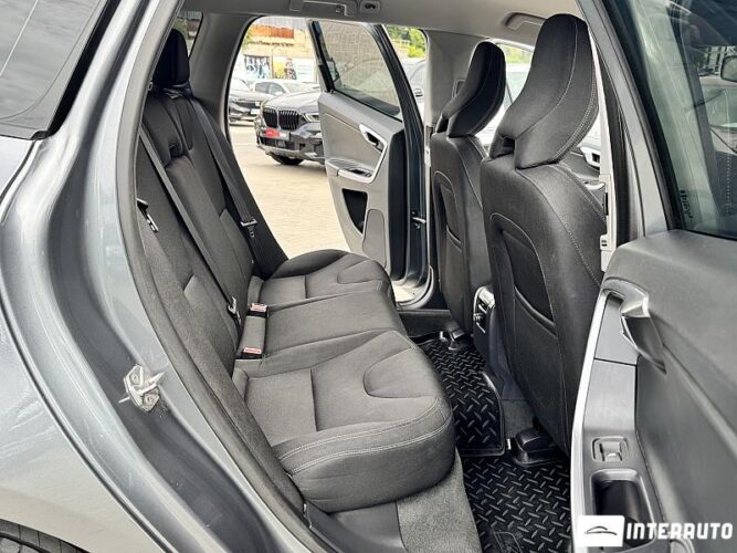 Volvo XC 60 42 interauto-car