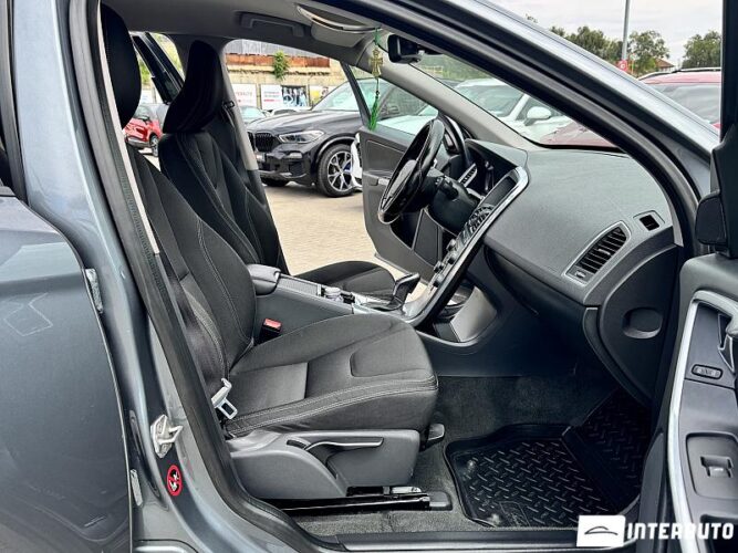 Volvo XC 60 43 interauto-car