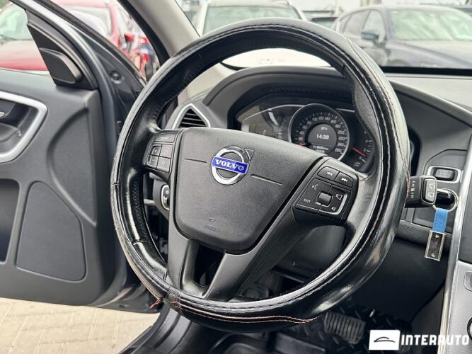 Volvo XC 60 36 interauto-car