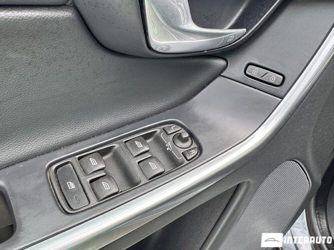 Volvo XC 60 45 interauto-car