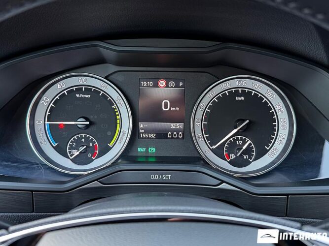 Skoda Superb 40 interauto-car