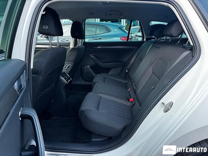 Skoda Superb 37 interauto-car