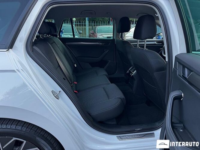 Skoda Superb 38 interauto-car