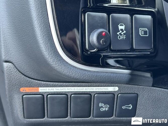 Mitsubishi Outlander 39 interauto-car