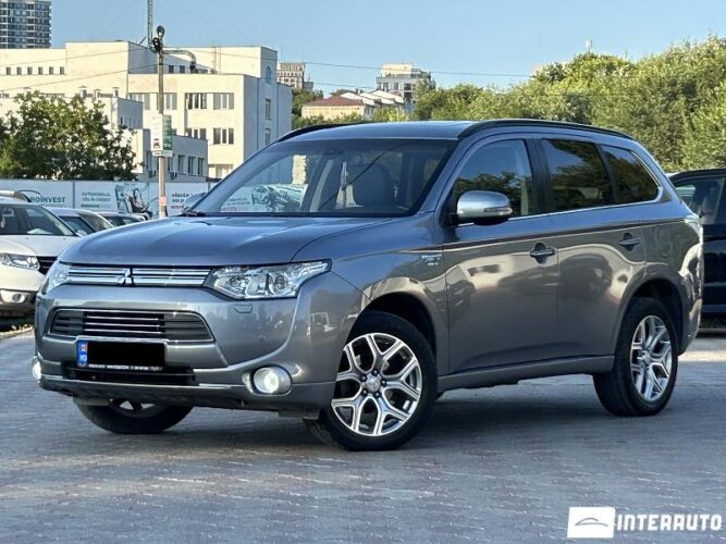 Mitsubishi Outlander 30 interauto-car