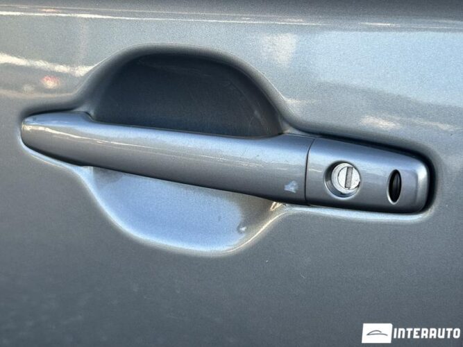 Mitsubishi Outlander 34 interauto-car