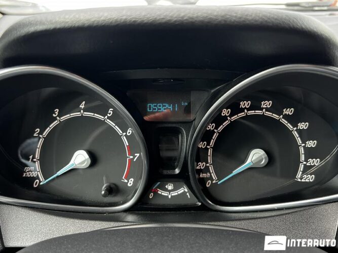 Ford B-MAX 38 interauto-car