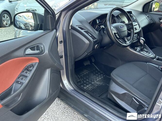 Ford Focus 34 interauto-car