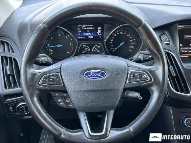 Ford Focus 39 interauto-car