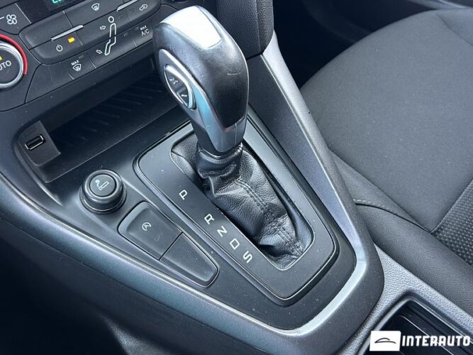 Ford Focus 43 interauto-car