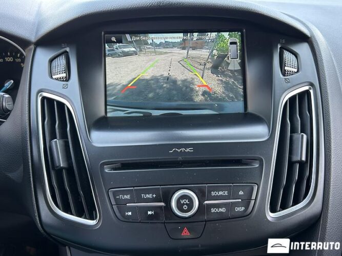 Ford Focus 41 interauto-car