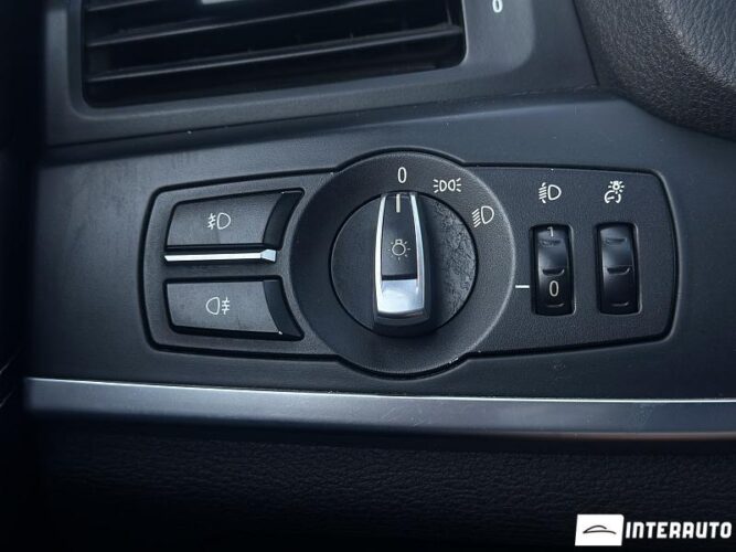 BMW X3 2.0D 36 interauto-car