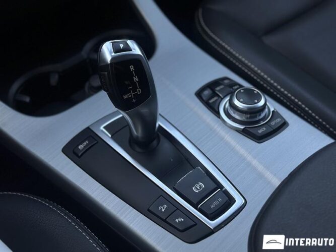 BMW X3 2.0D 40 interauto-car