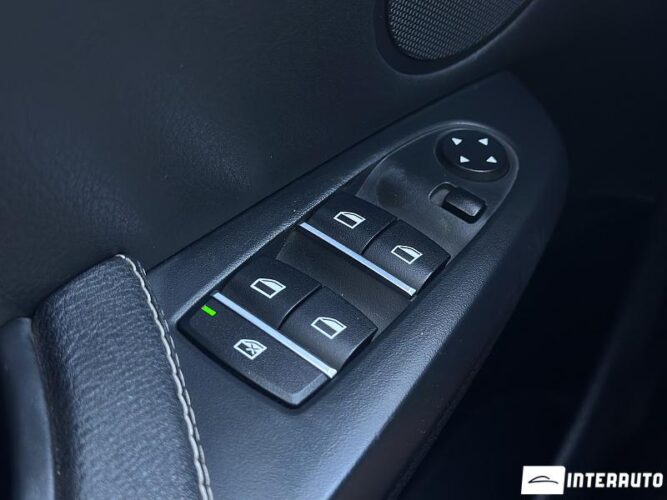 BMW X3 2.0D 33 interauto-car