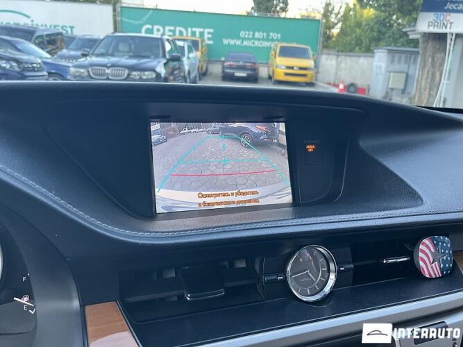 Lexus ES 300h 37 interauto-car