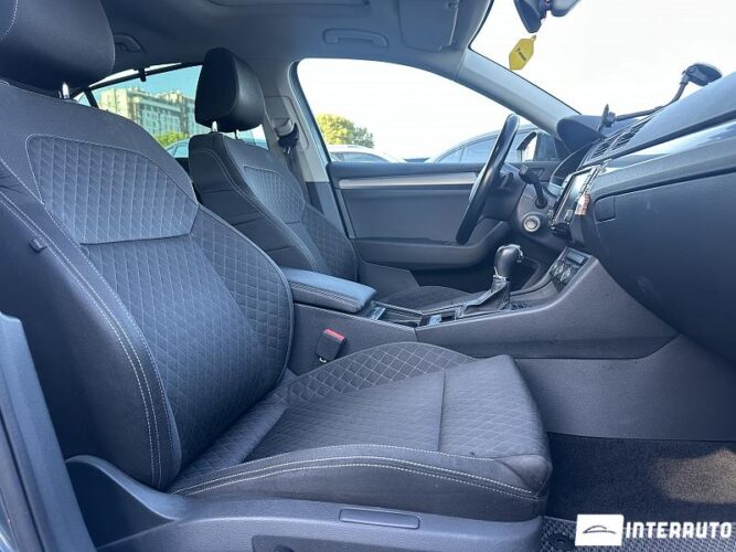 Skoda Superb 48 interauto-car