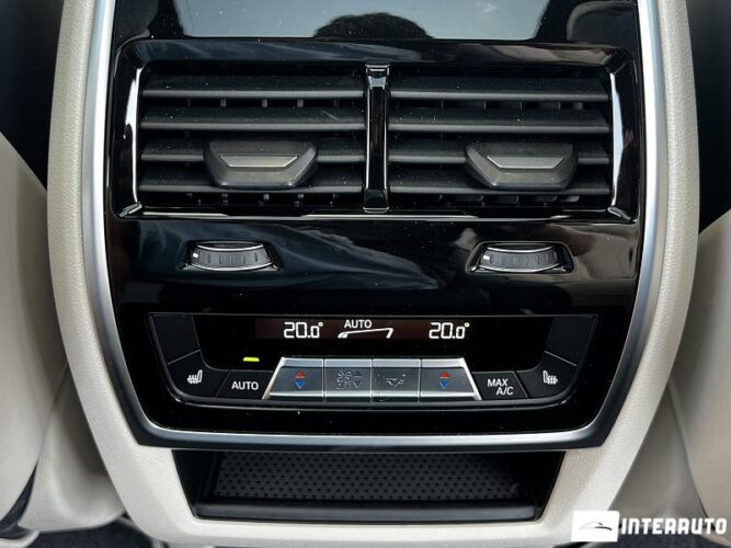 BMW X7 3.0d 64 interauto-car