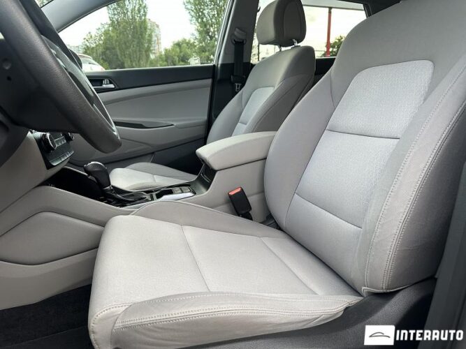 Hyundai Tucson 33 interauto-car