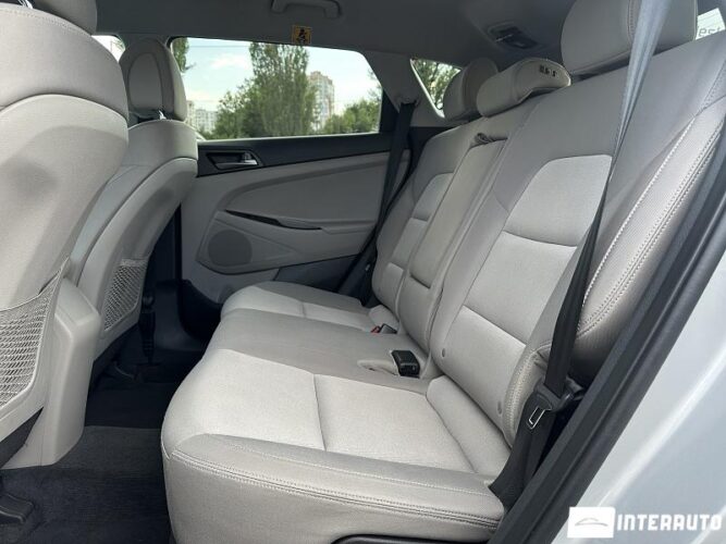 Hyundai Tucson 41 interauto-car