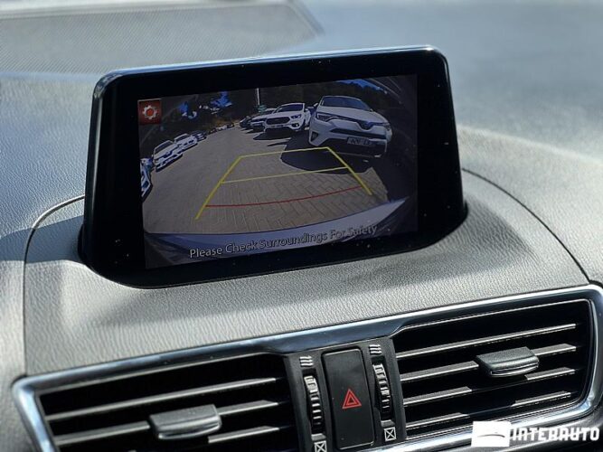 Mazda 3 42 interauto-car