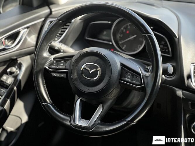 Mazda 3 38 interauto-car