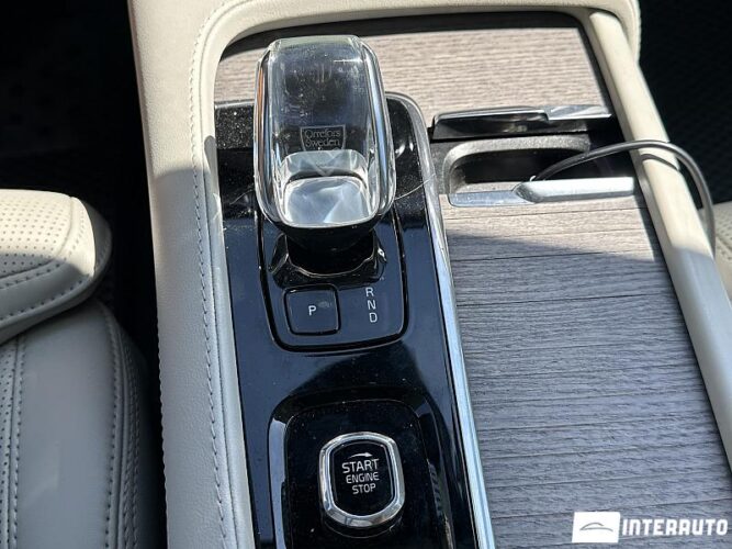 Volvo XC 90 42 interauto-car