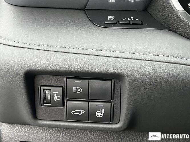 Toyota Highlander 47 interauto-car