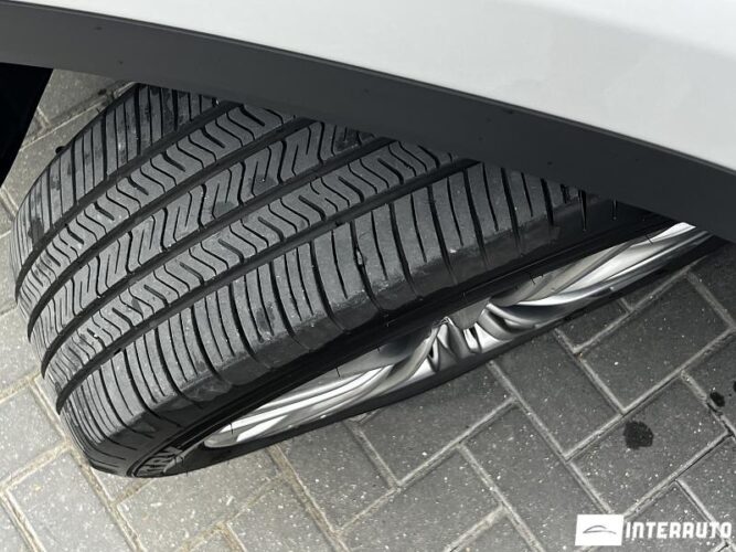 Toyota Highlander 41 interauto-car