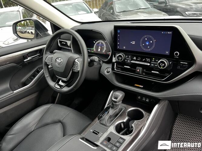 Toyota Highlander 51 interauto-car