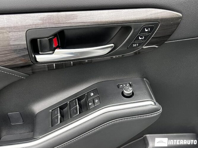 Toyota Highlander 48 interauto-car