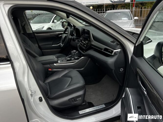 Toyota Highlander 52 interauto-car