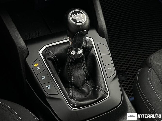 Ford Focus 44 interauto-car