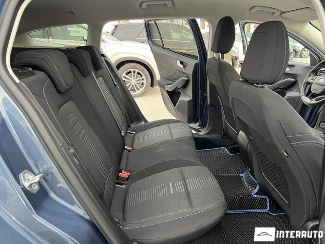 Ford Focus 47 interauto-car