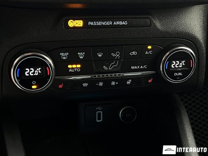 Ford Focus 43 interauto-car